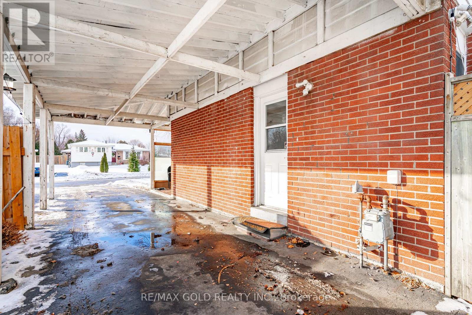 1 Elrose Road, Brampton, Ontario  L6T 2C2 - Photo 4 - W12661552