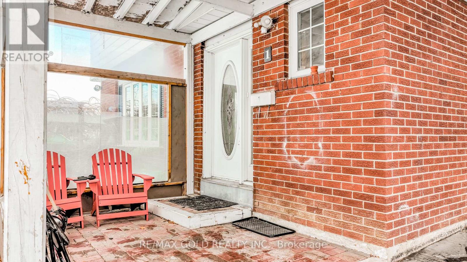 1 Elrose Road, Brampton, Ontario  L6T 2C2 - Photo 5 - W12661552