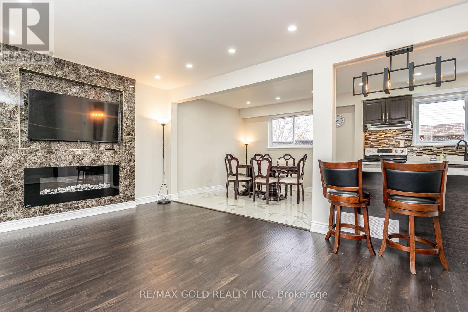 1 Elrose Road, Brampton, Ontario  L6T 2C2 - Photo 9 - W12661552