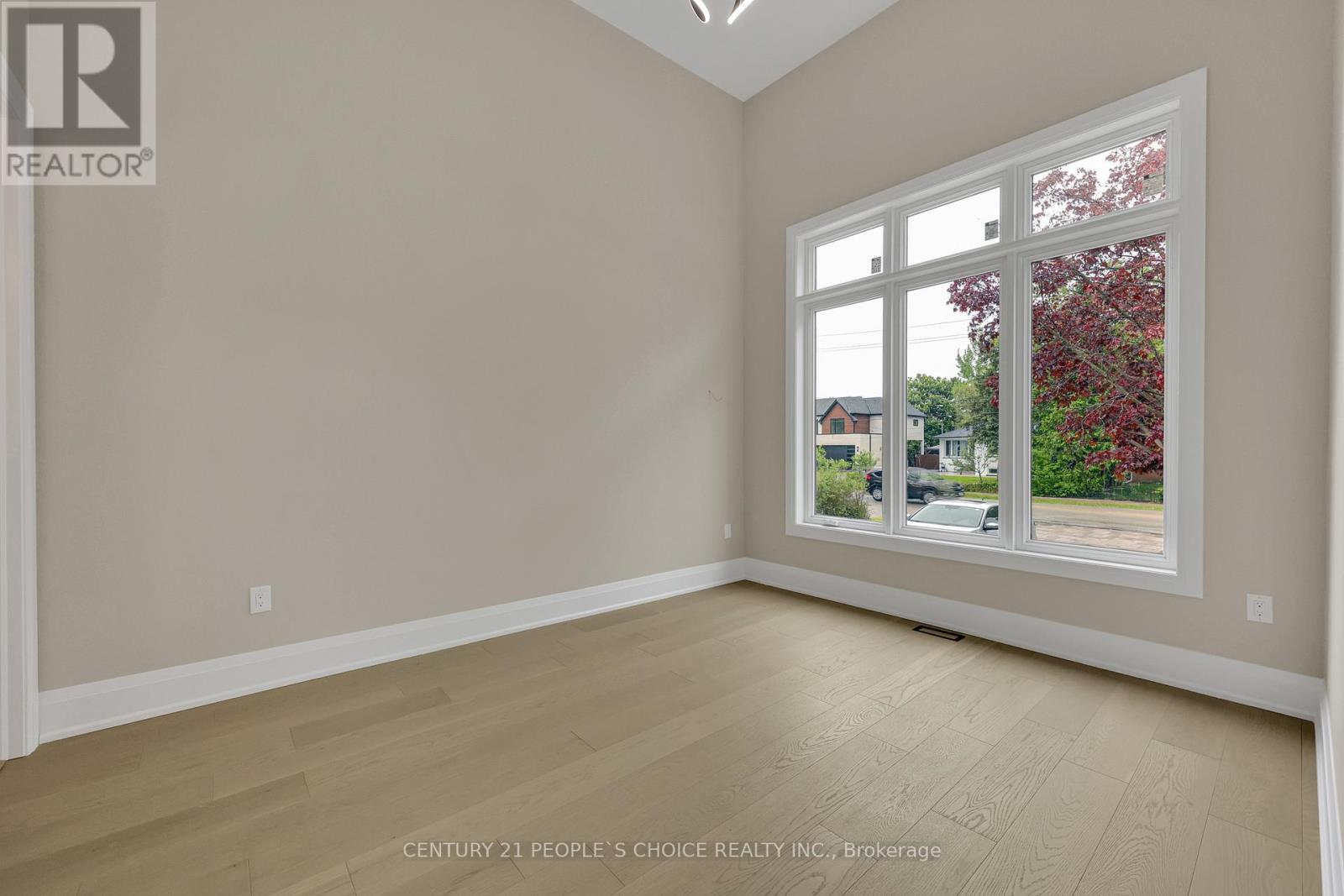 2091 Bridge Road, Oakville, Ontario  L6L 2E8 - Photo 6 - W12661648