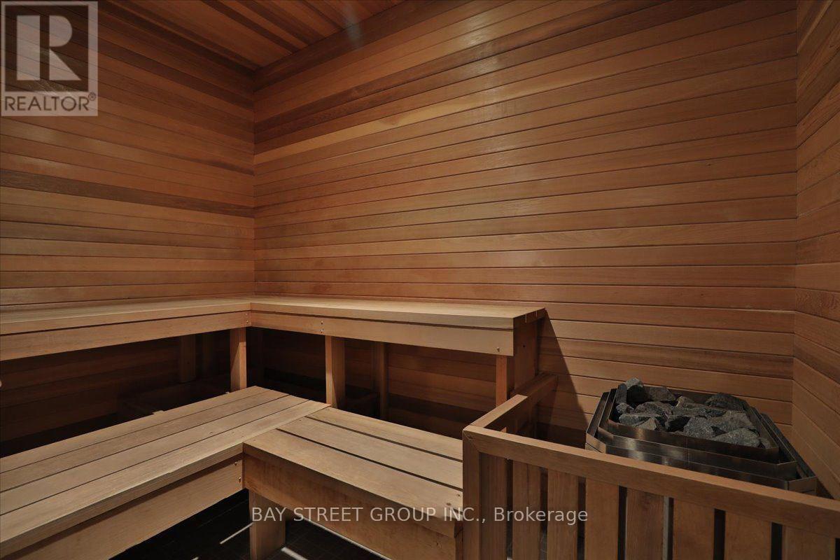 515 - 2480 Prince Michael Drive, Oakville, Ontario  L6H 0H1 - Photo 10 - W12661668