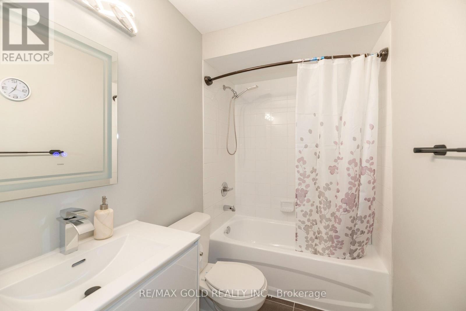 84 Honeyview Trail, Brampton, Ontario  L6P 4A4 - Photo 13 - W12661720