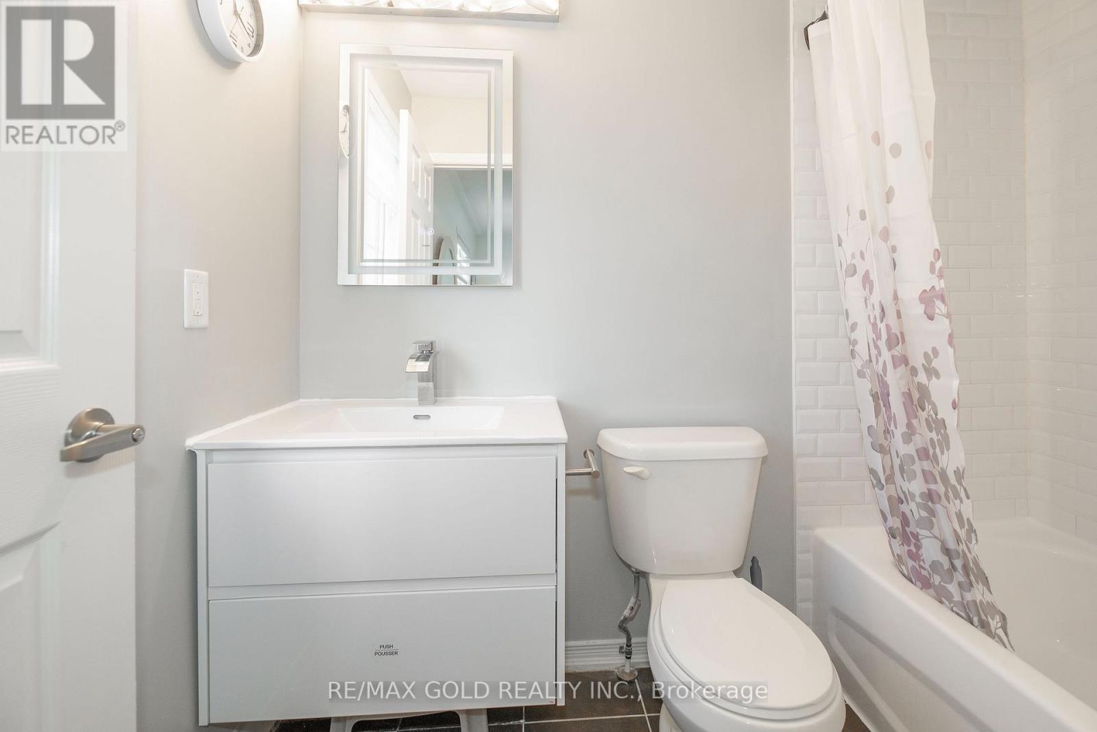 84 Honeyview Trail, Brampton, Ontario  L6P 4A4 - Photo 14 - W12661720