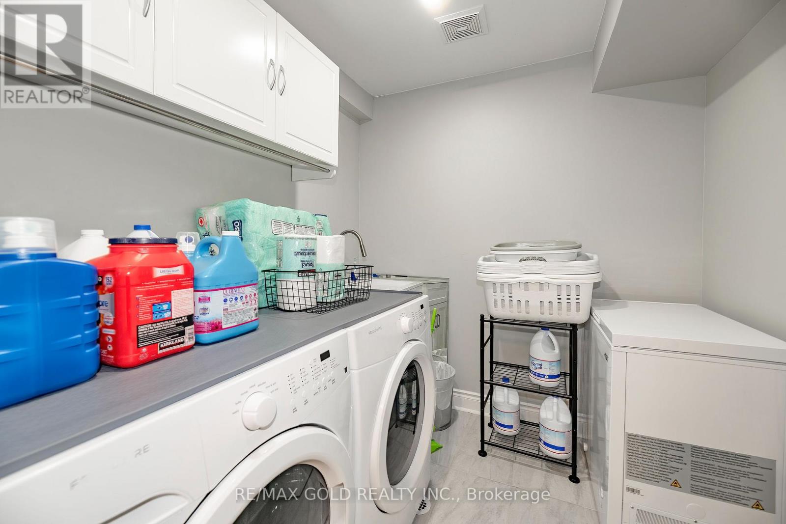 84 Honeyview Trail, Brampton, Ontario  L6P 4A4 - Photo 18 - W12661720