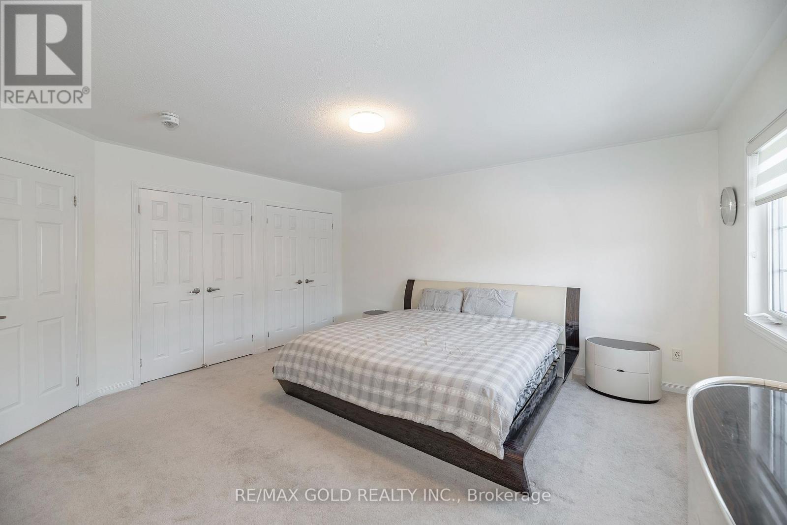 84 Honeyview Trail, Brampton, Ontario  L6P 4A4 - Photo 9 - W12661720