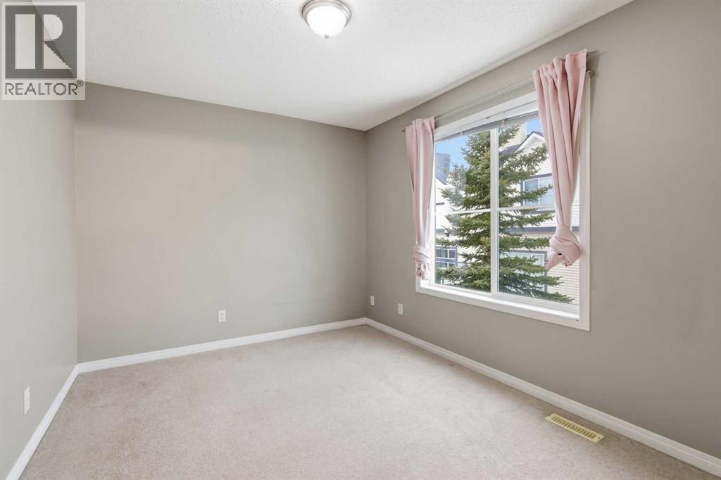 166 Everhollow Heights Sw, Calgary, Alberta  T2Y 5B3 - Photo 17 - A2276181