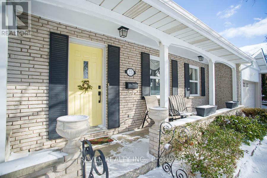 15 Burdock Boulevard, Brantford, Ontario  N3R 6B5 - Photo 3 - X12661576