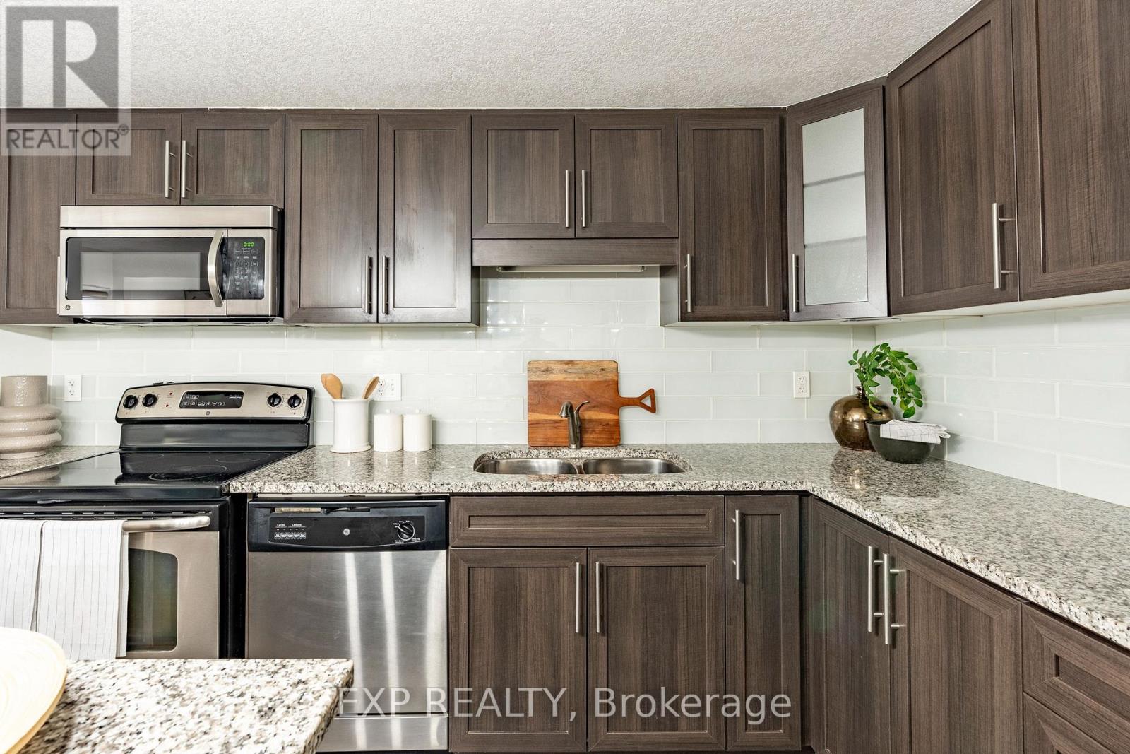 H - 1662 Fischer Hallman Road, Kitchener, Ontario  N2R 0C6 - Photo 10 - X12661650