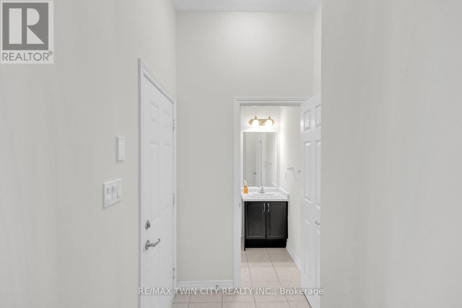 146 Flagg Avenue, Brant, Ontario  N3L 0K5 - Photo 9 - X12661728