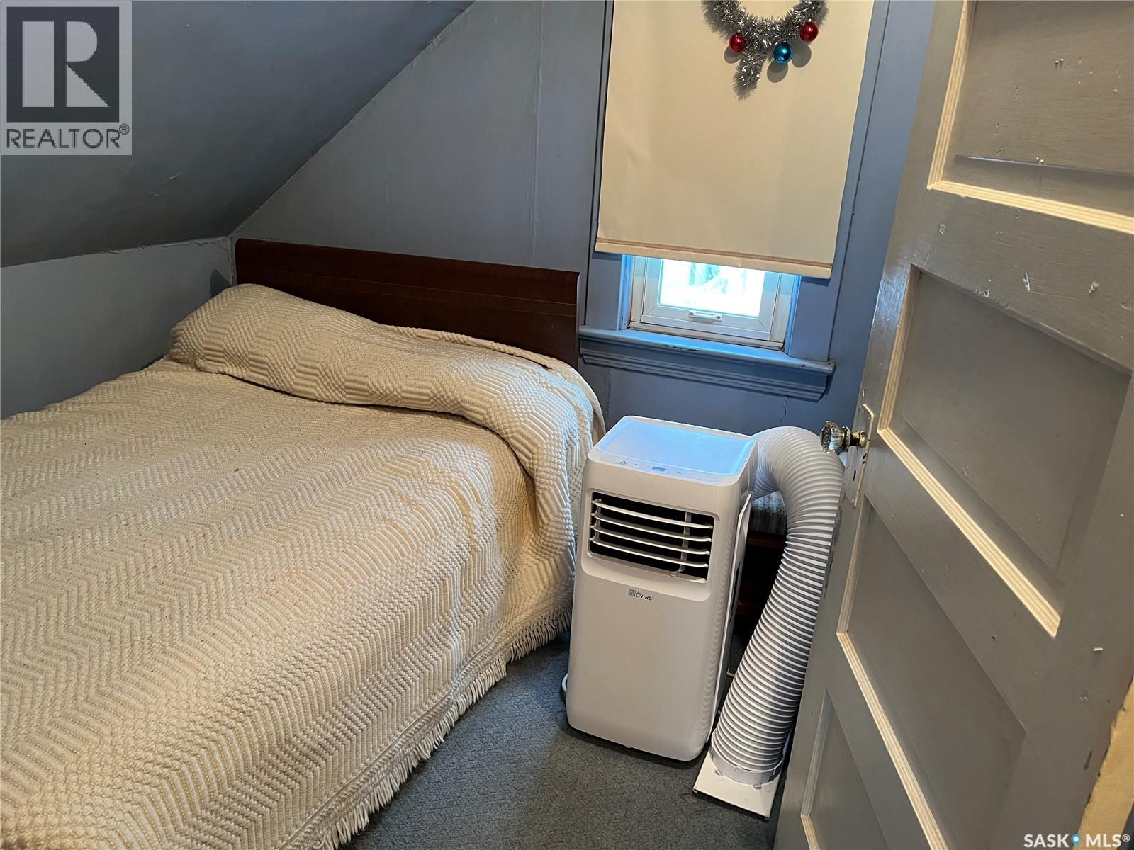 219 1st Avenue, Gravelbourg, Saskatchewan  S0H 1X0 - Photo 15 - SK026204