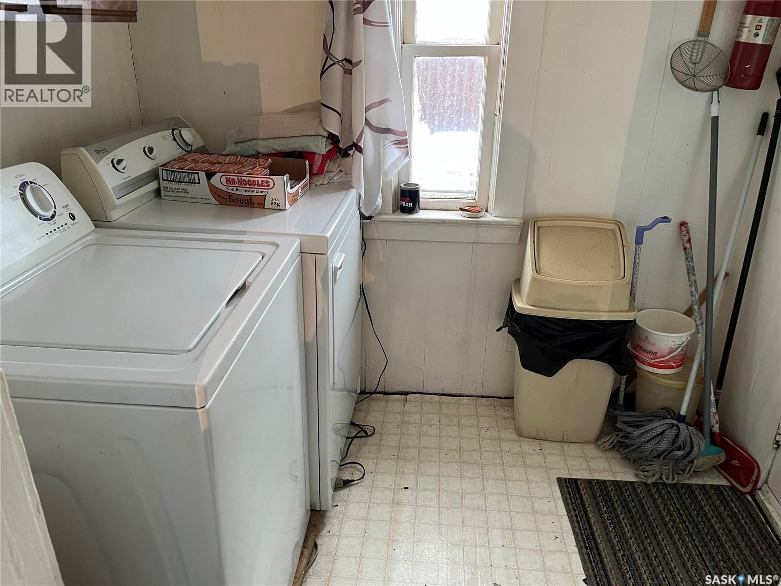 219 1st Avenue, Gravelbourg, Saskatchewan  S0H 1X0 - Photo 18 - SK026204