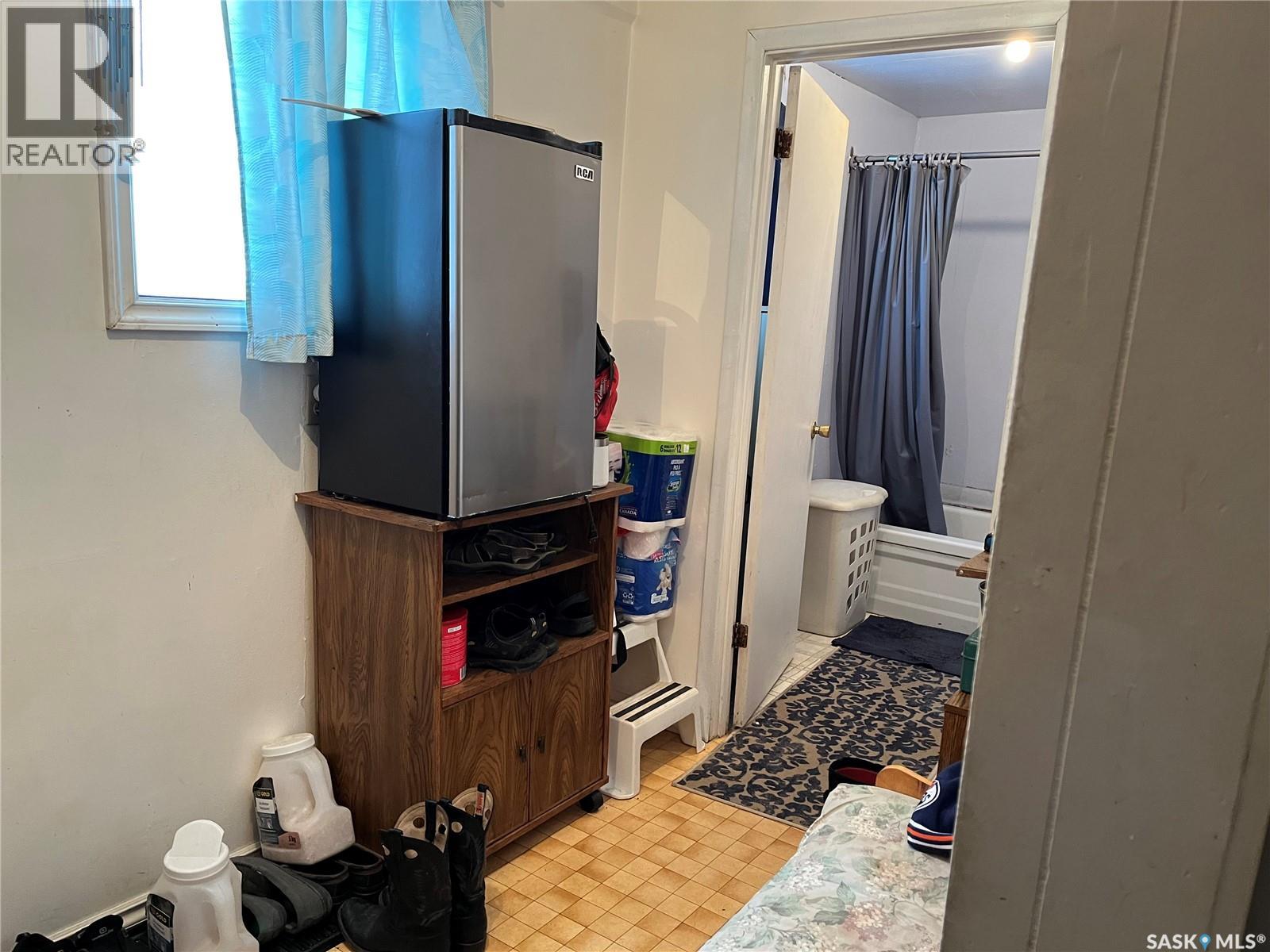 219 1st Avenue, Gravelbourg, Saskatchewan  S0H 1X0 - Photo 19 - SK026204