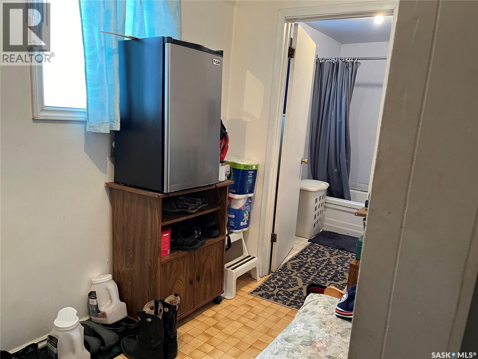 219 1st Avenue, Gravelbourg, Saskatchewan  S0H 1X0 - Photo 20 - SK026204