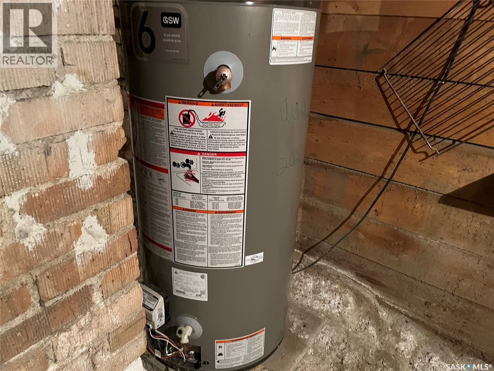 219 1st Avenue, Gravelbourg, Saskatchewan  S0H 1X0 - Photo 27 - SK026204