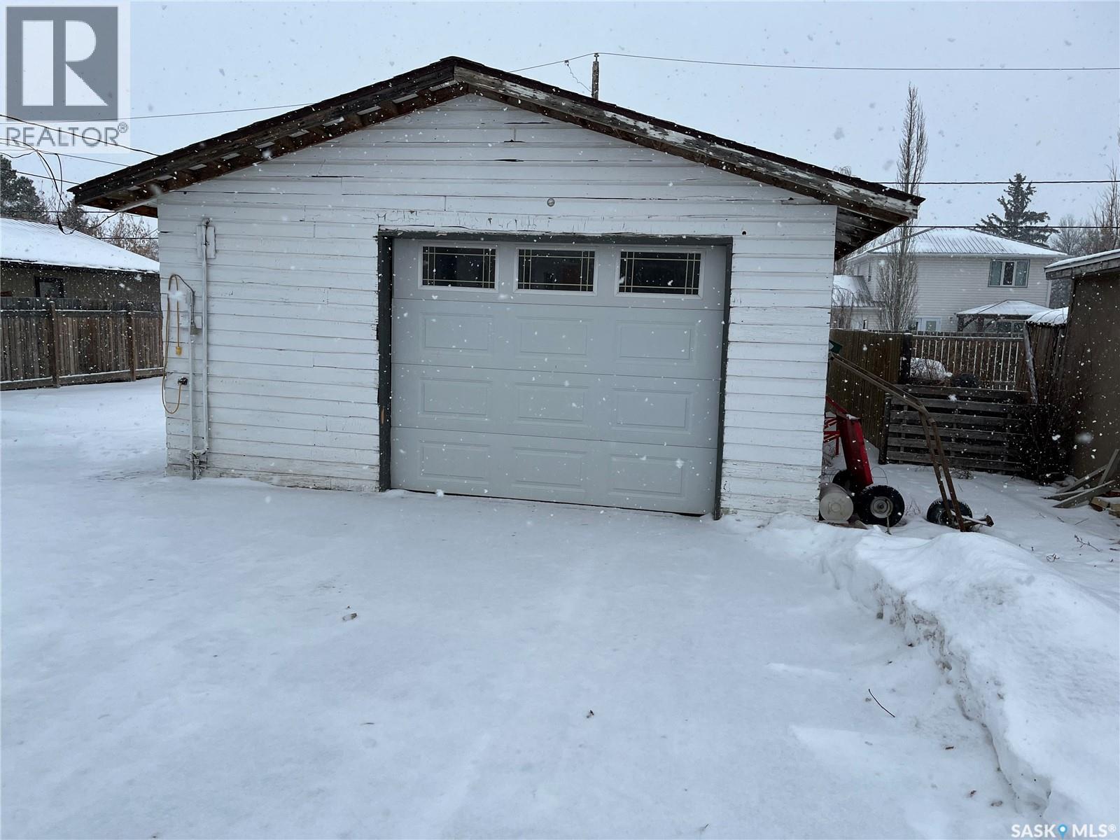 219 1st Avenue, Gravelbourg, Saskatchewan  S0H 1X0 - Photo 28 - SK026204