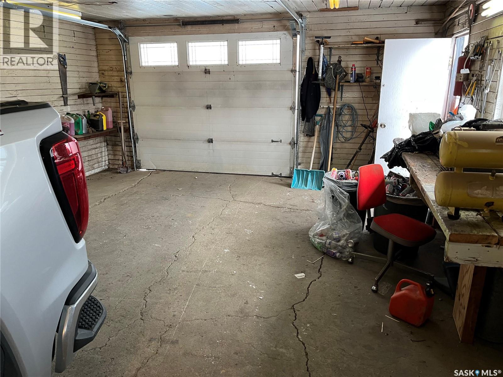 219 1st Avenue, Gravelbourg, Saskatchewan  S0H 1X0 - Photo 31 - SK026204