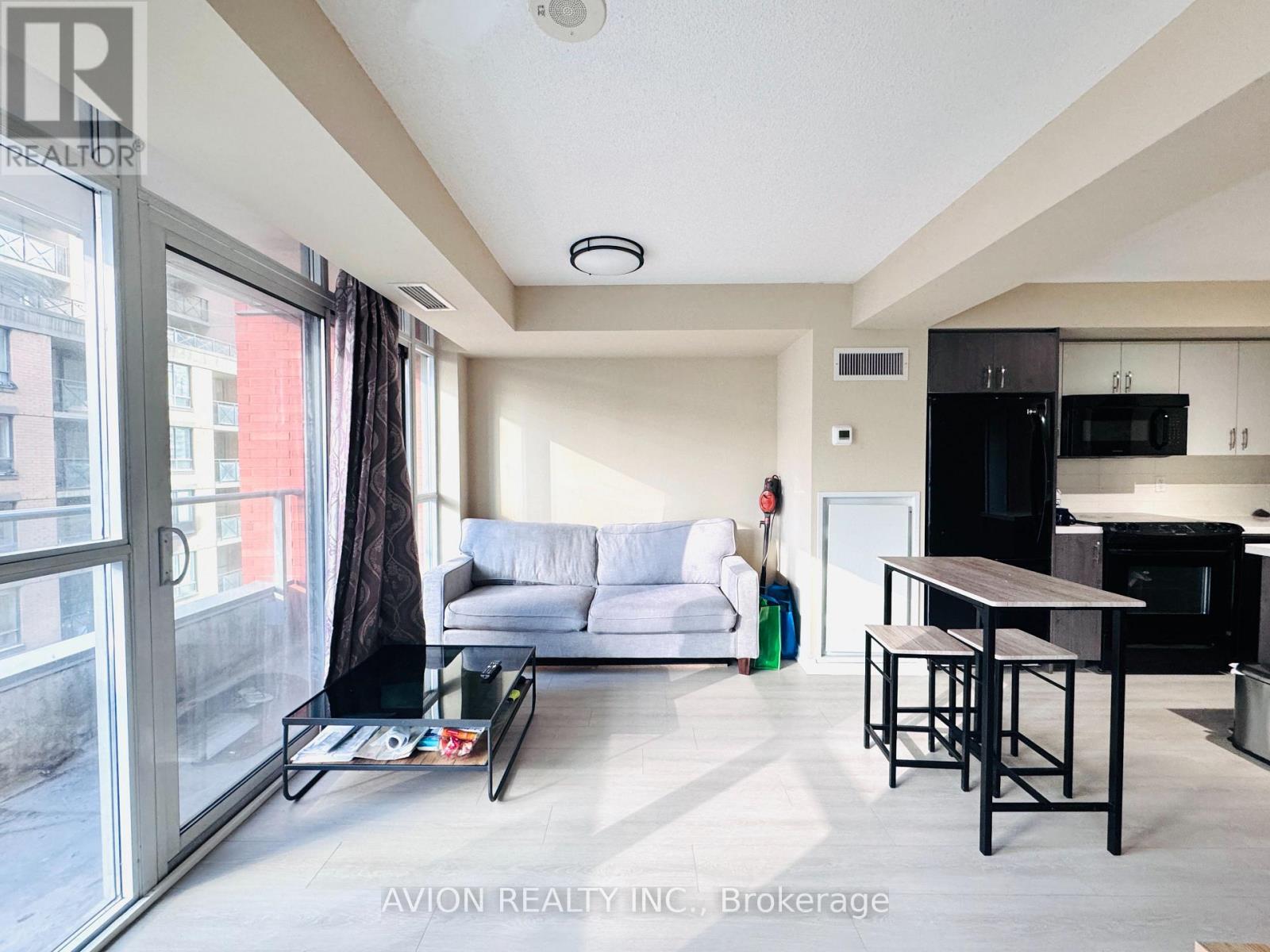 604 - 126 Simcoe Street, Toronto, Ontario  M5H 4E6 - Photo 4 - C12640062