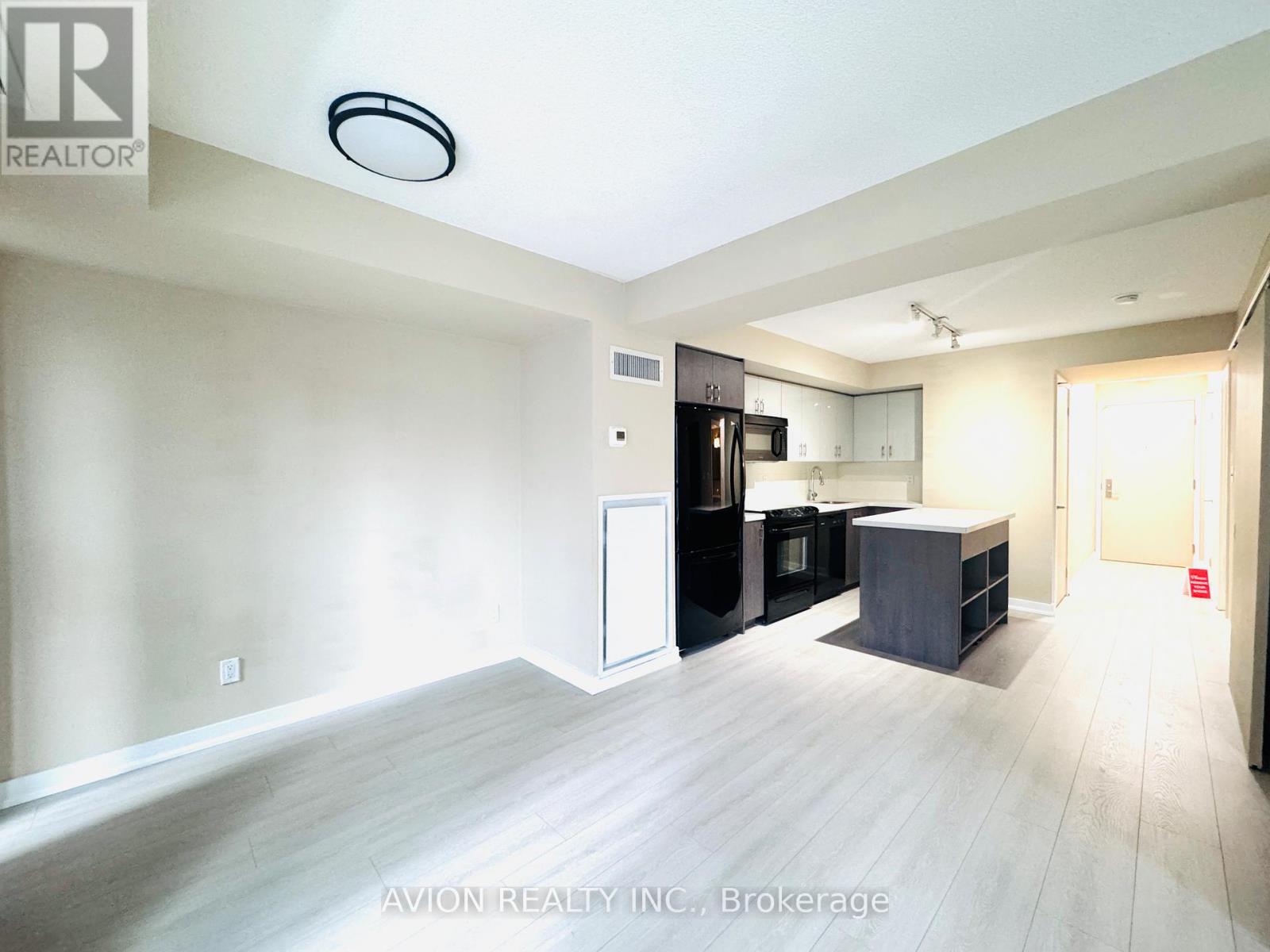 604 - 126 Simcoe Street, Toronto, Ontario  M5H 4E6 - Photo 5 - C12640062