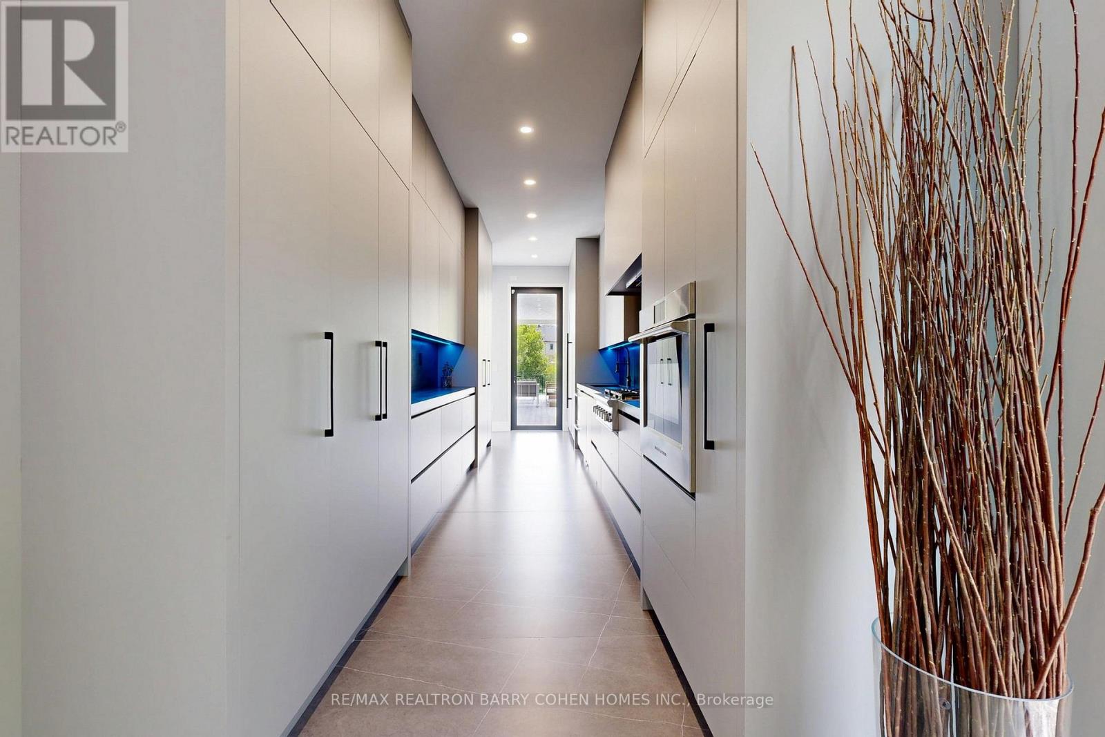 23 Hunters Glen Road, Aurora, Ontario  L4G 6W4 - Photo 20 - N12181635