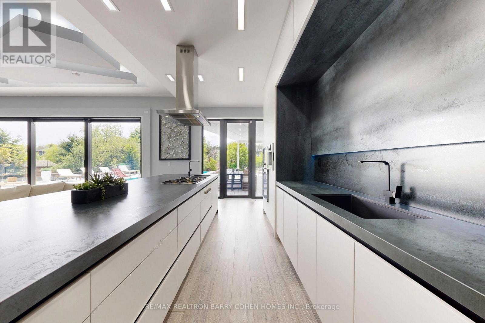 23 Hunters Glen Road, Aurora, Ontario  L4G 6W4 - Photo 18 - N12181635