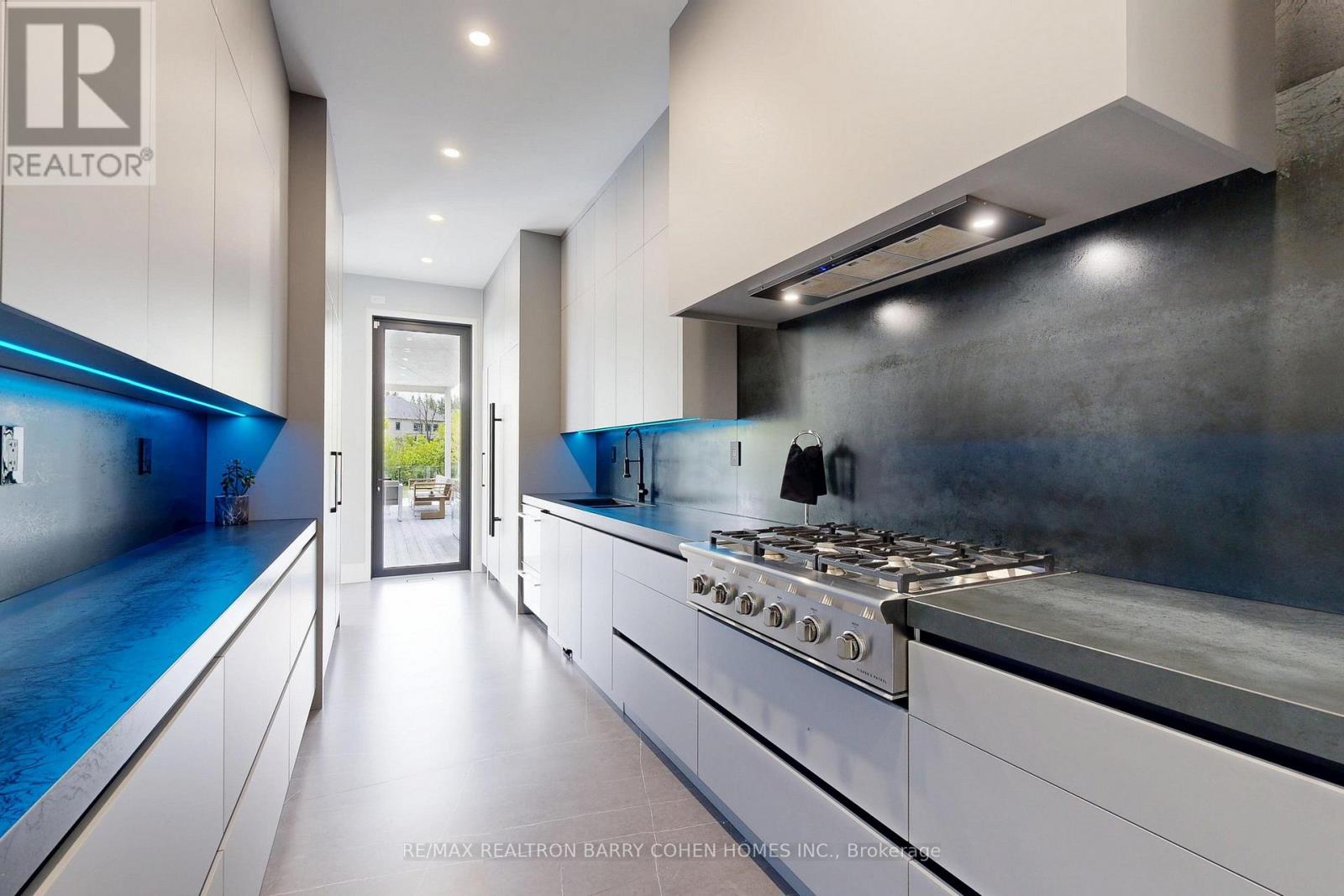 23 Hunters Glen Road, Aurora, Ontario  L4G 6W4 - Photo 19 - N12181635