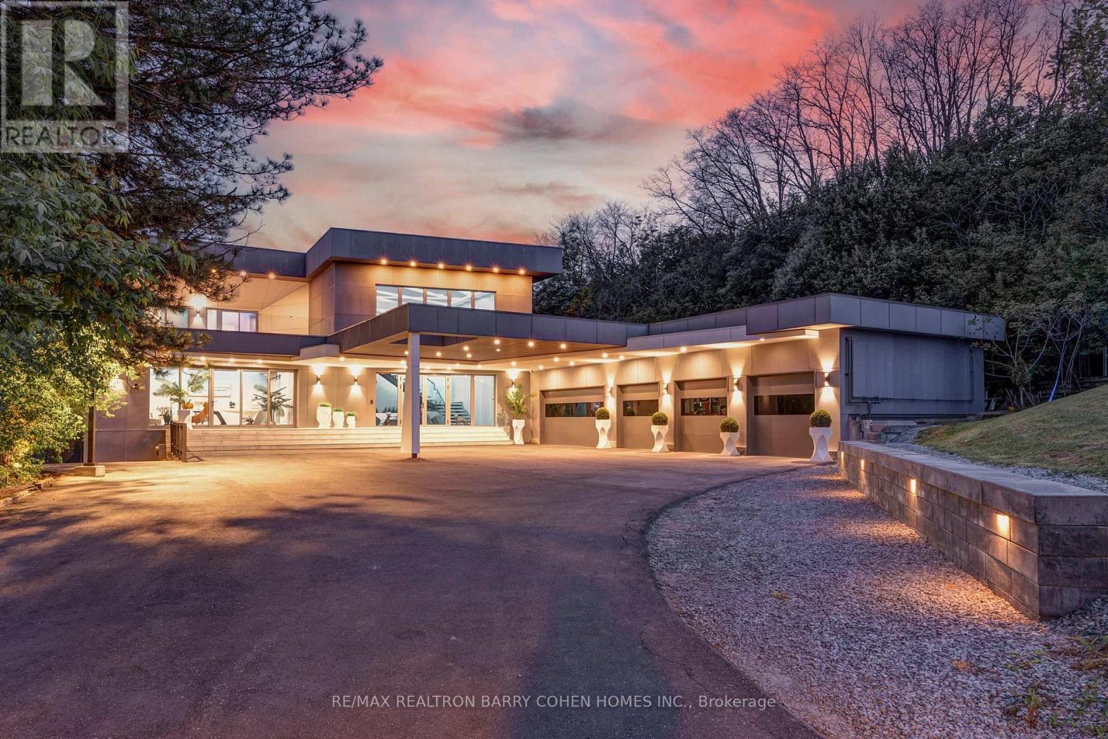 23 Hunters Glen Road, Aurora, Ontario  L4G 6W4 - Photo 2 - N12181635