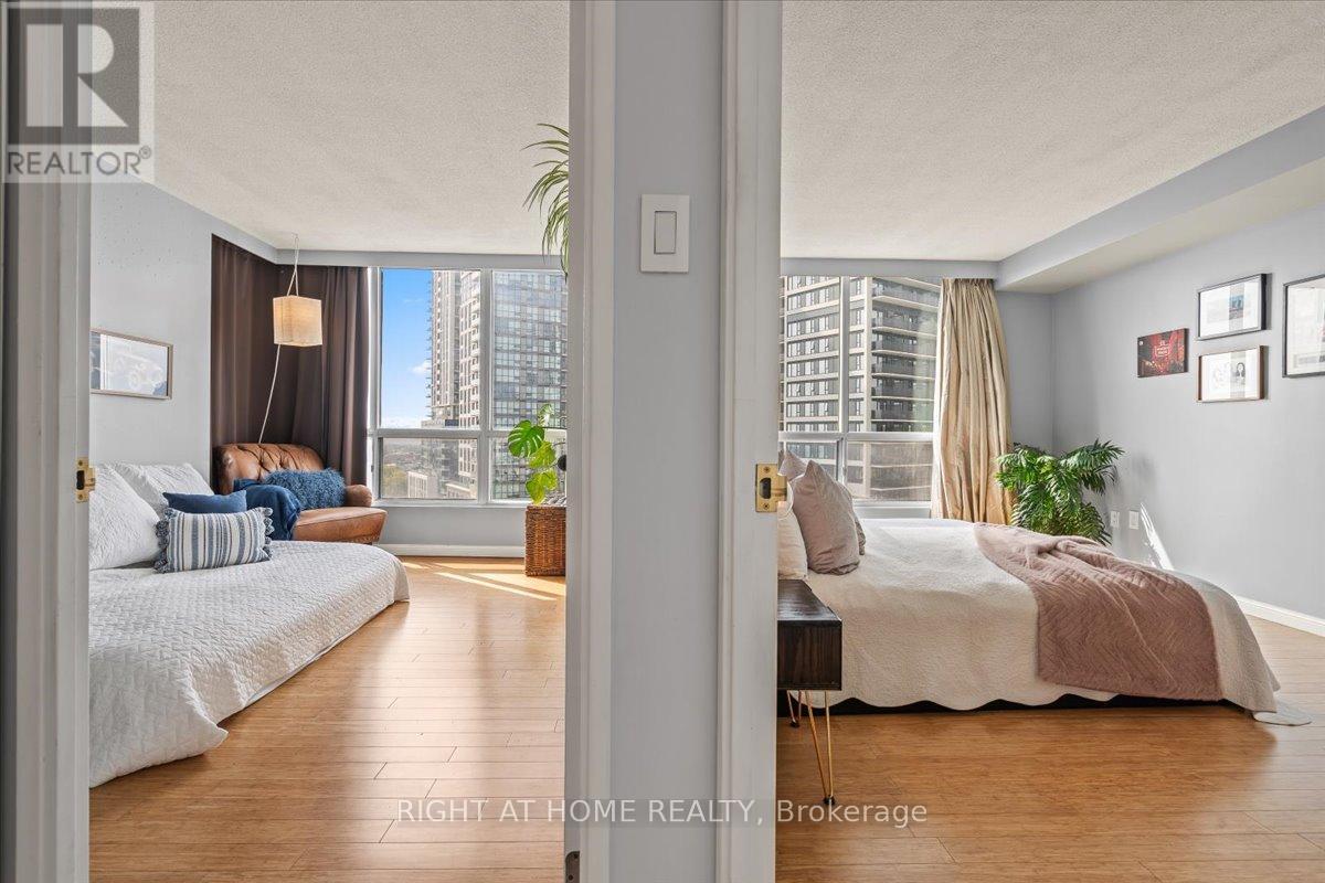 1011 - 101 Subway Crescent, Toronto, Ontario  M9B 6K4 - Photo 14 - W12421807