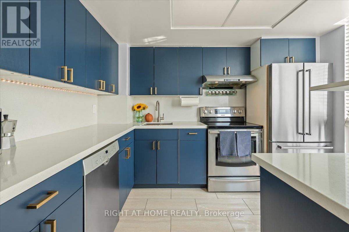 1011 - 101 Subway Crescent, Toronto, Ontario  M9B 6K4 - Photo 6 - W12421807