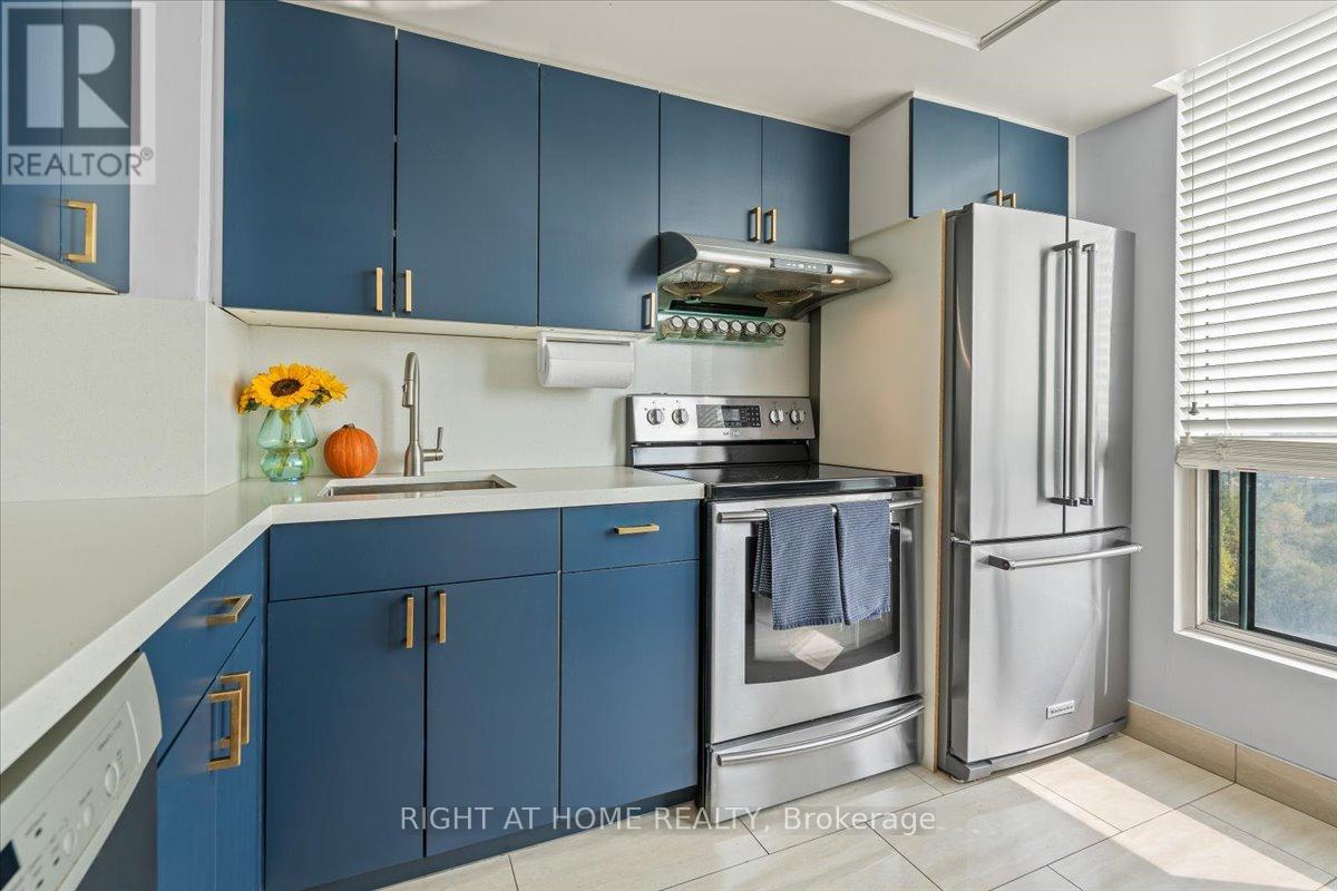 1011 - 101 Subway Crescent, Toronto, Ontario  M9B 6K4 - Photo 9 - W12421807