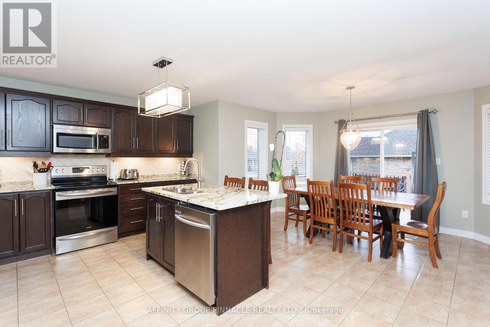 8 Horton Place, Kawartha Lakes, Ontario  K9V 0C2 - Photo 10 - X12661864