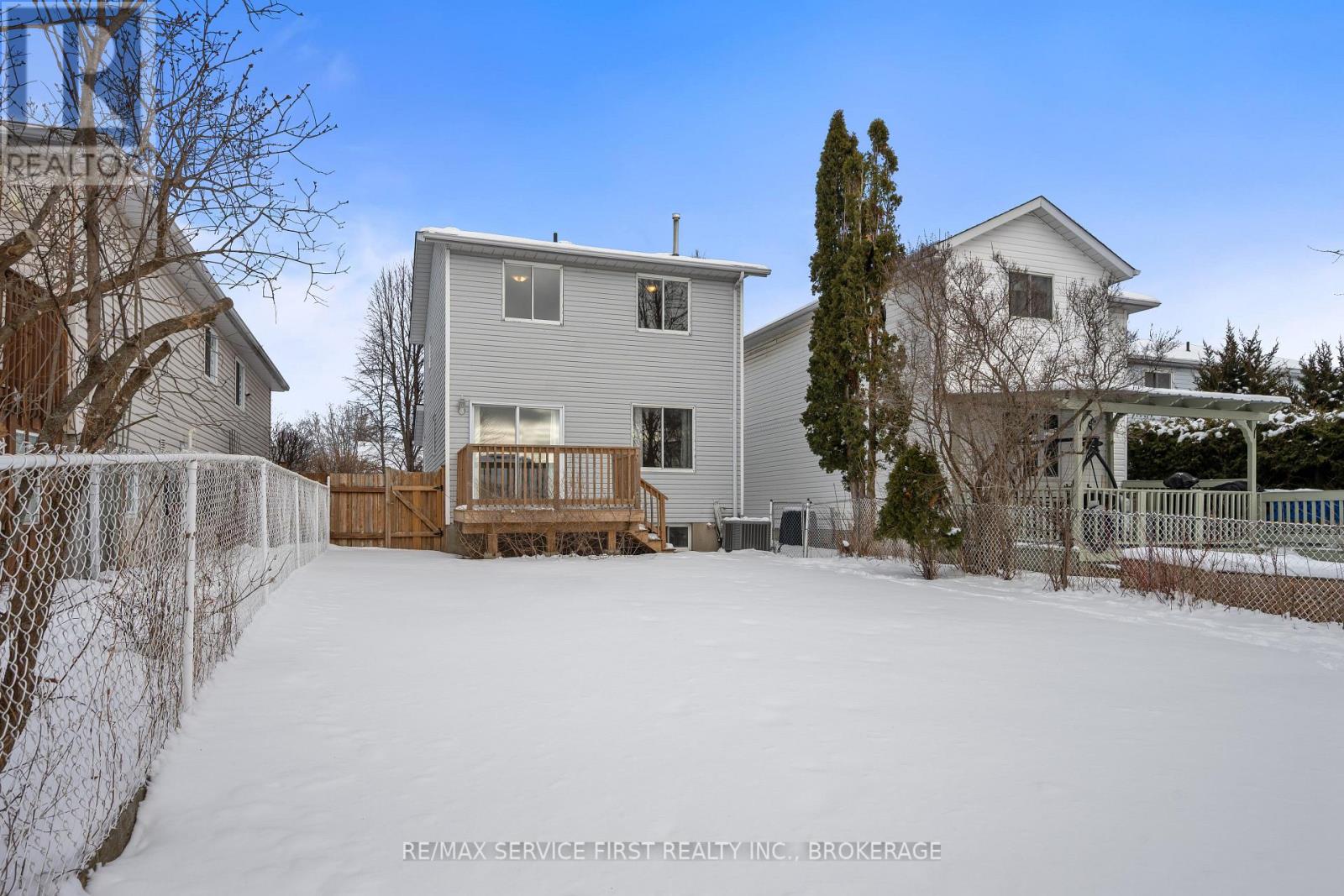 459 Grandtrunk Avenue, Kingston, Ontario K7M 8W9 - Photo 3 - X12662032