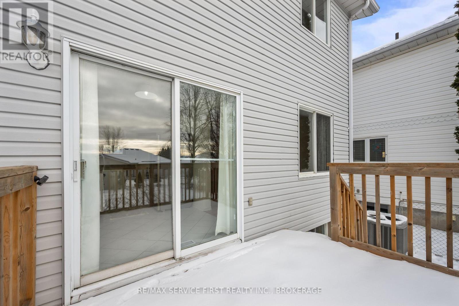 459 Grandtrunk Avenue, Kingston, Ontario K7M 8W9 - Photo 4 - X12662032