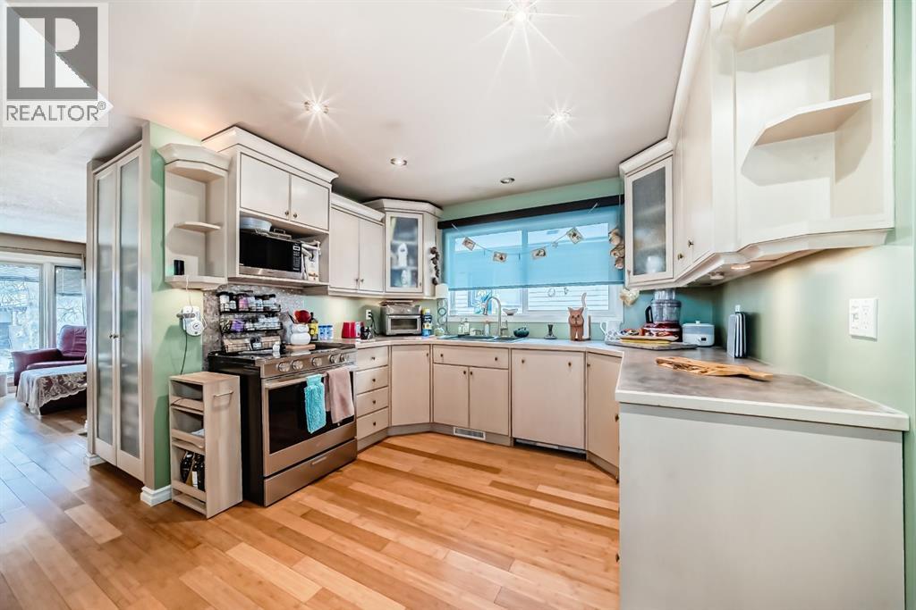 274 Templeview Way Ne, Calgary, Alberta  T1Y 3Y9 - Photo 3 - A2270298