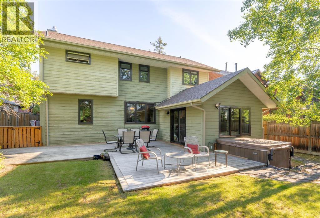 4 Woodside Lane, Canmore, Alberta  T1W 1T1 - Photo 3 - A2276183