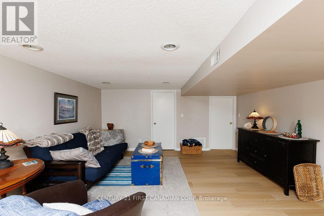 297 Alma Street, St. Thomas, Ontario  N5P 3B9 - Photo 17 - X12661826