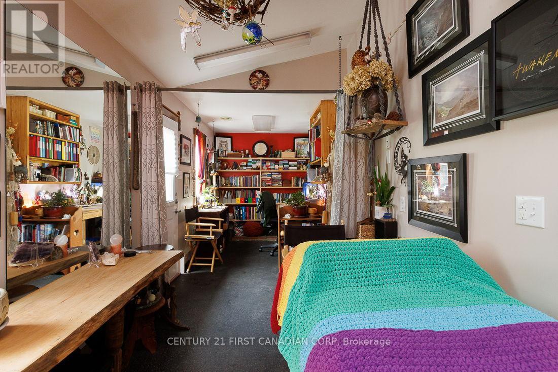 297 Alma Street, St. Thomas, Ontario  N5P 3B9 - Photo 25 - X12661826