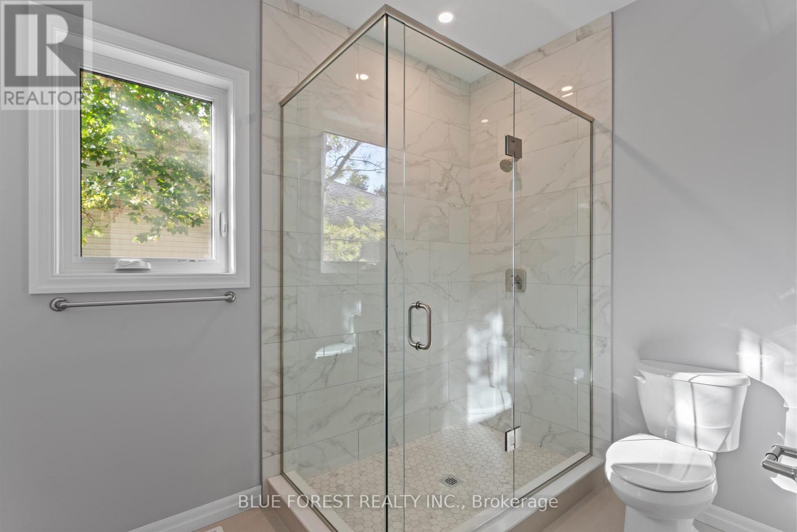 218 Snyders Avenue, Central Elgin, Ontario  N0L 1B0 - Photo 17 - X12662054