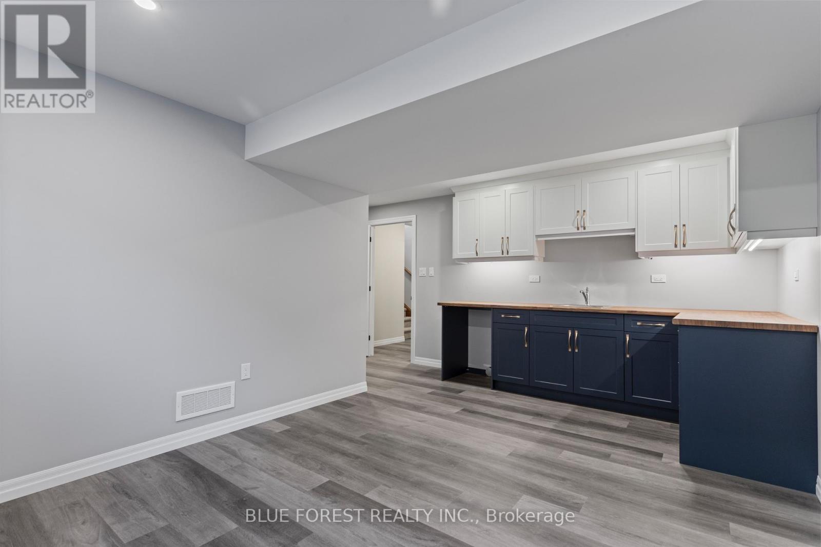 218 Snyders Avenue, Central Elgin, Ontario  N0L 1B0 - Photo 20 - X12662054