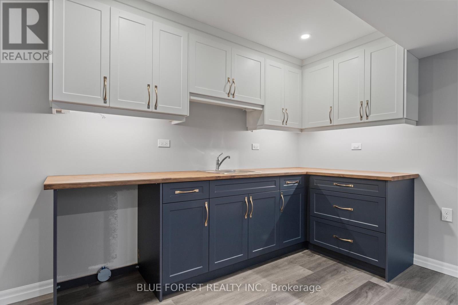 218 Snyders Avenue, Central Elgin, Ontario  N0L 1B0 - Photo 21 - X12662054