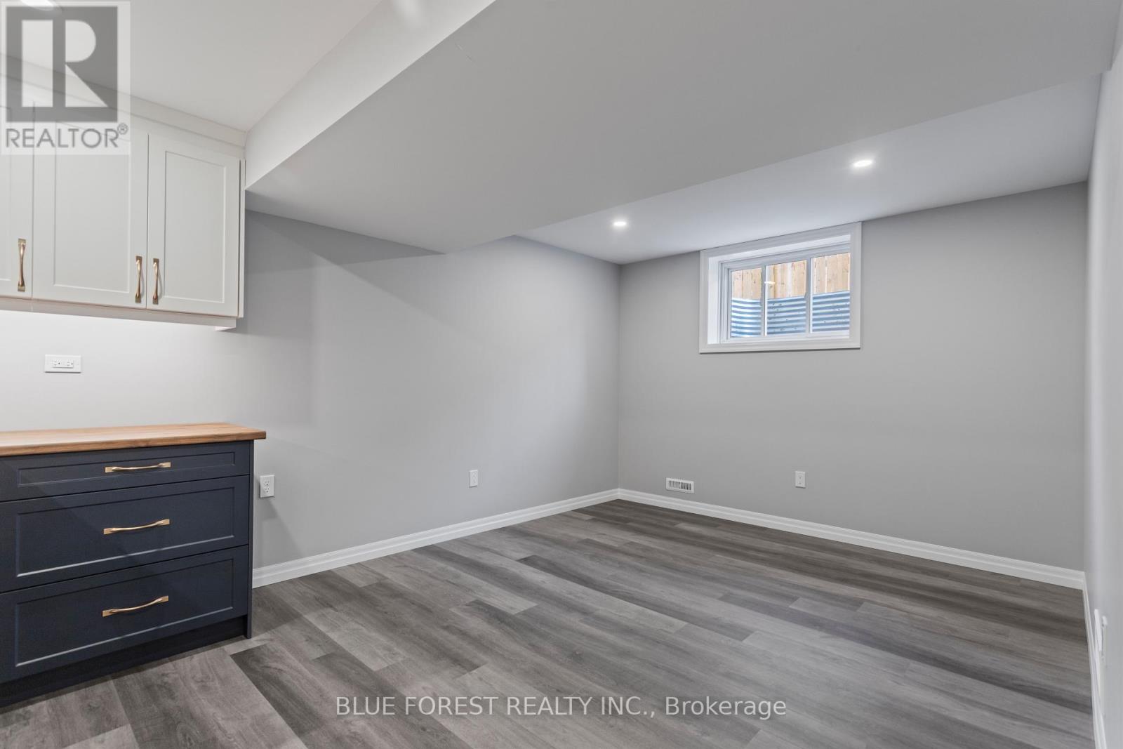 218 Snyders Avenue, Central Elgin, Ontario  N0L 1B0 - Photo 22 - X12662054