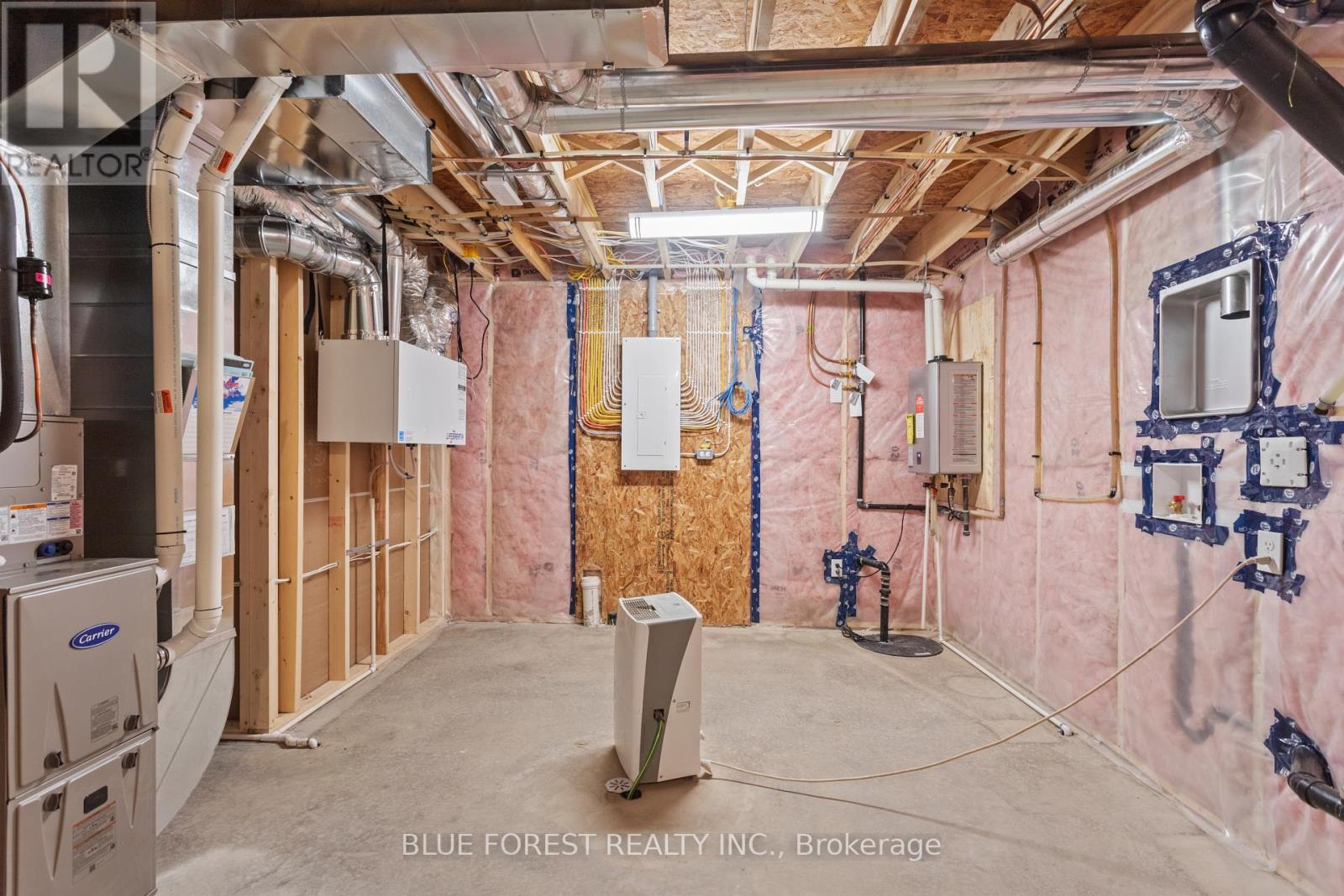 218 Snyders Avenue, Central Elgin, Ontario  N0L 1B0 - Photo 28 - X12662054