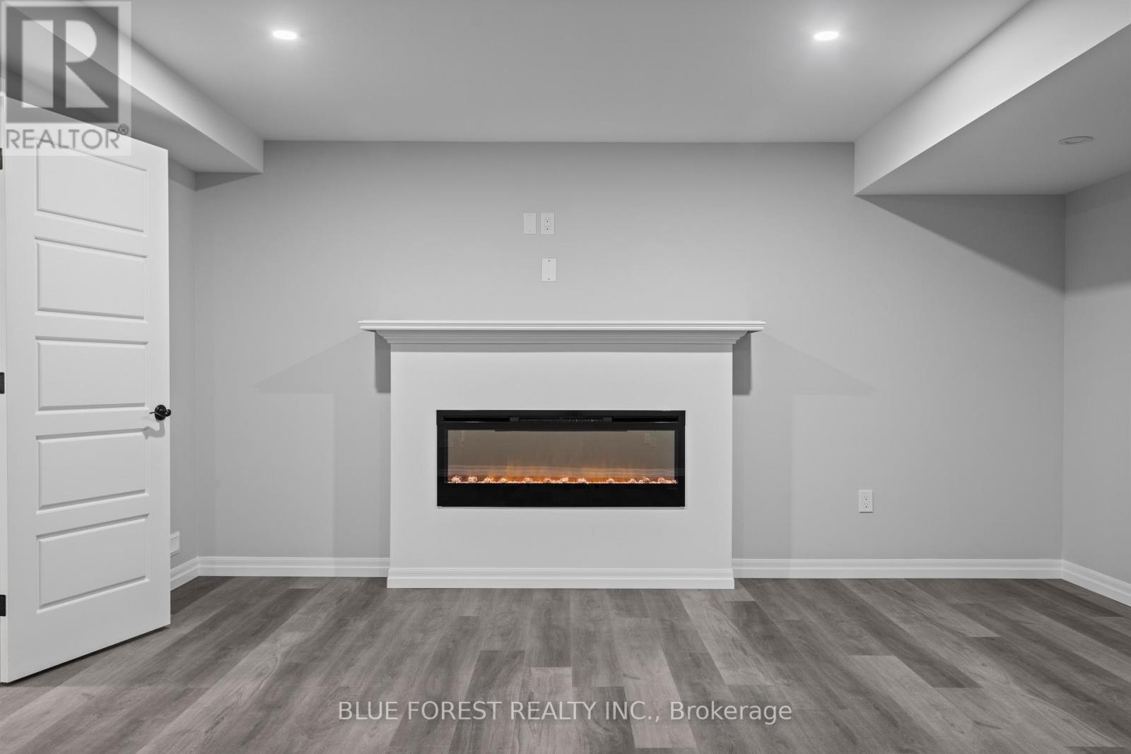 218 Snyders Avenue, Central Elgin, Ontario  N0L 1B0 - Photo 9 - X12662054