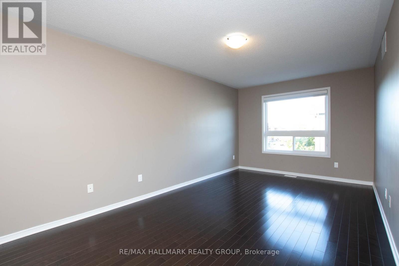 917 Torovin Private, Ottawa, Ontario  K1B 0A4 - Photo 21 - X12661748