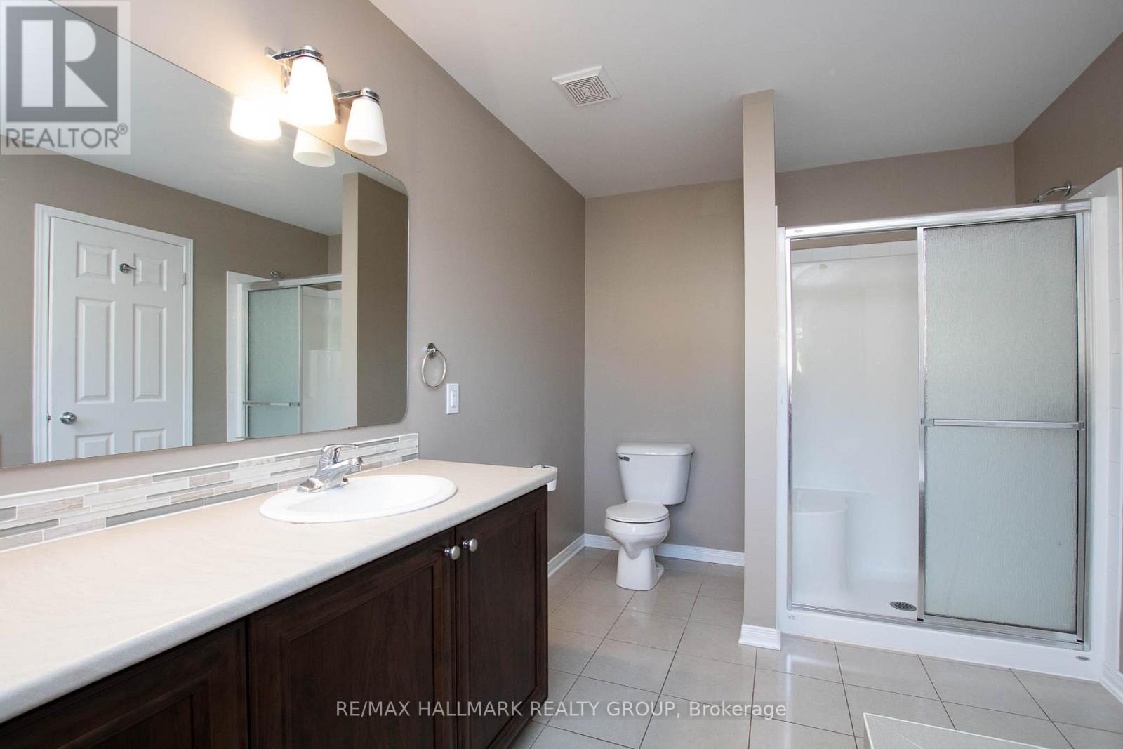 917 Torovin Private, Ottawa, Ontario  K1B 0A4 - Photo 23 - X12661748