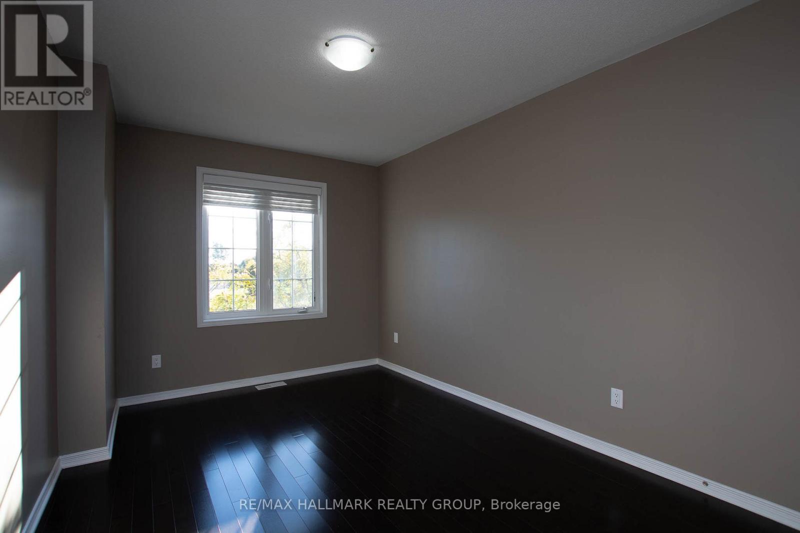 917 Torovin Private, Ottawa, Ontario  K1B 0A4 - Photo 26 - X12661748