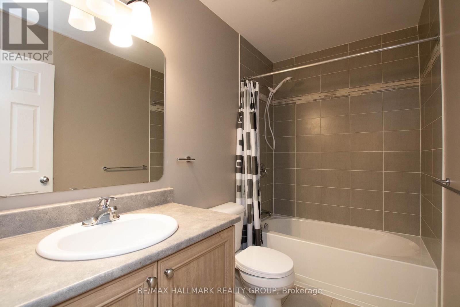 917 Torovin Private, Ottawa, Ontario  K1B 0A4 - Photo 28 - X12661748