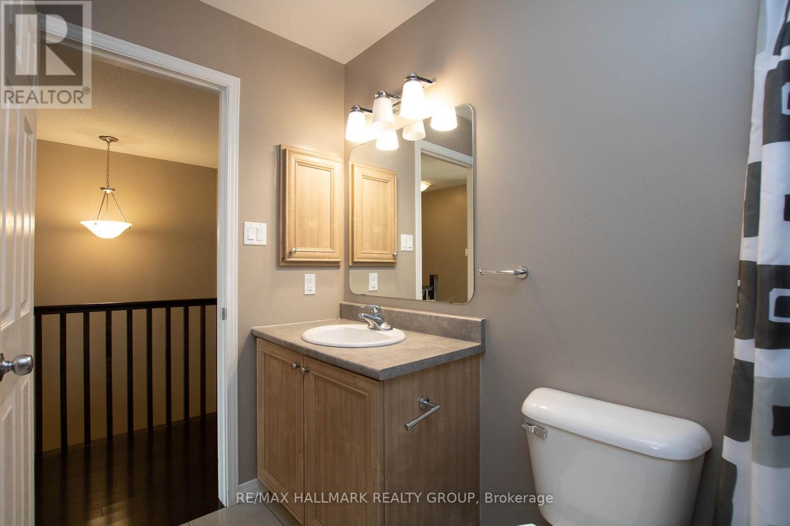 917 Torovin Private, Ottawa, Ontario  K1B 0A4 - Photo 29 - X12661748