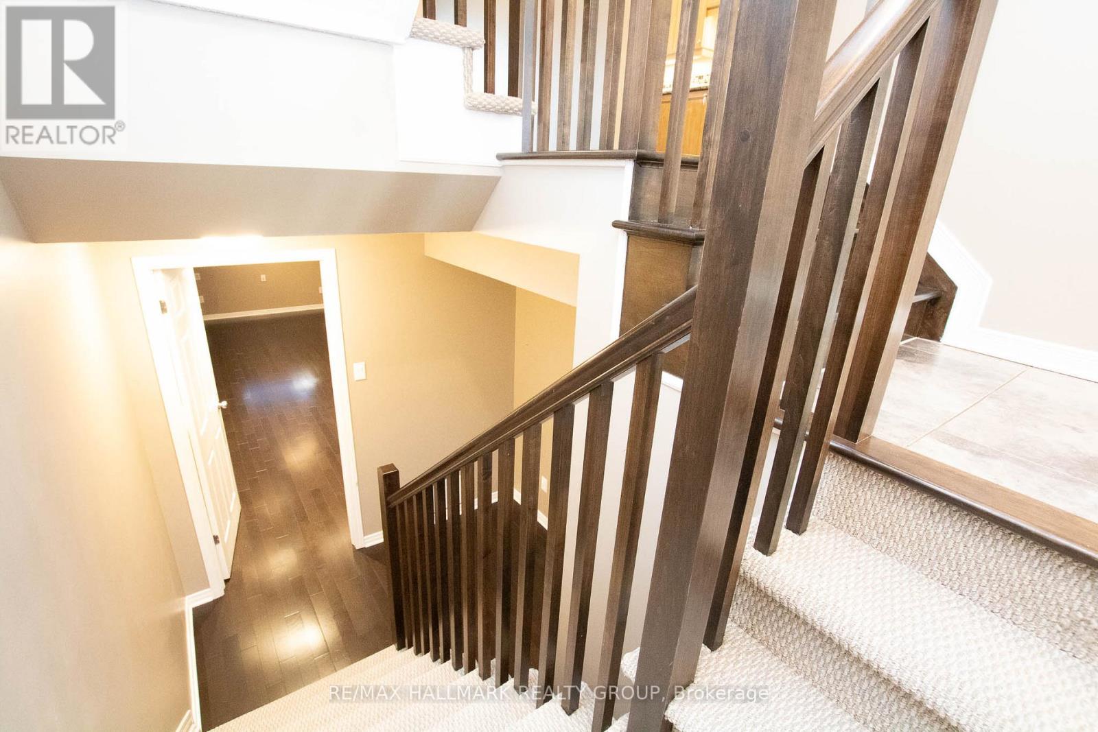 917 Torovin Private, Ottawa, Ontario  K1B 0A4 - Photo 33 - X12661748