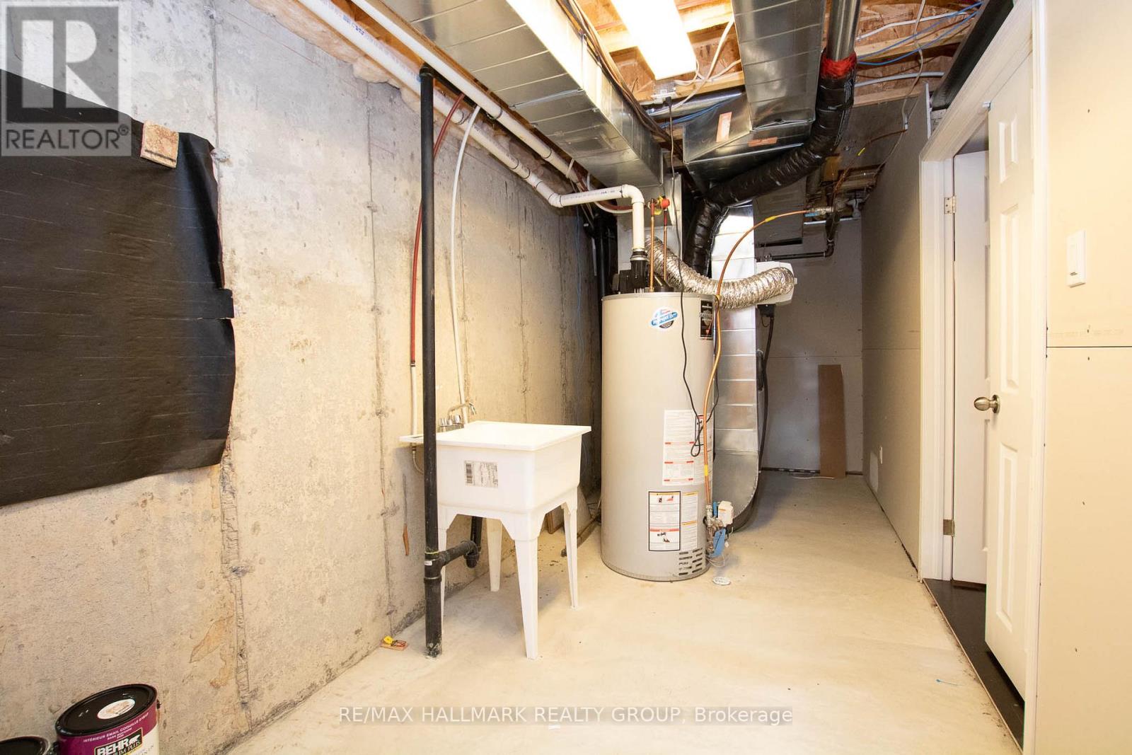 917 Torovin Private, Ottawa, Ontario  K1B 0A4 - Photo 38 - X12661748