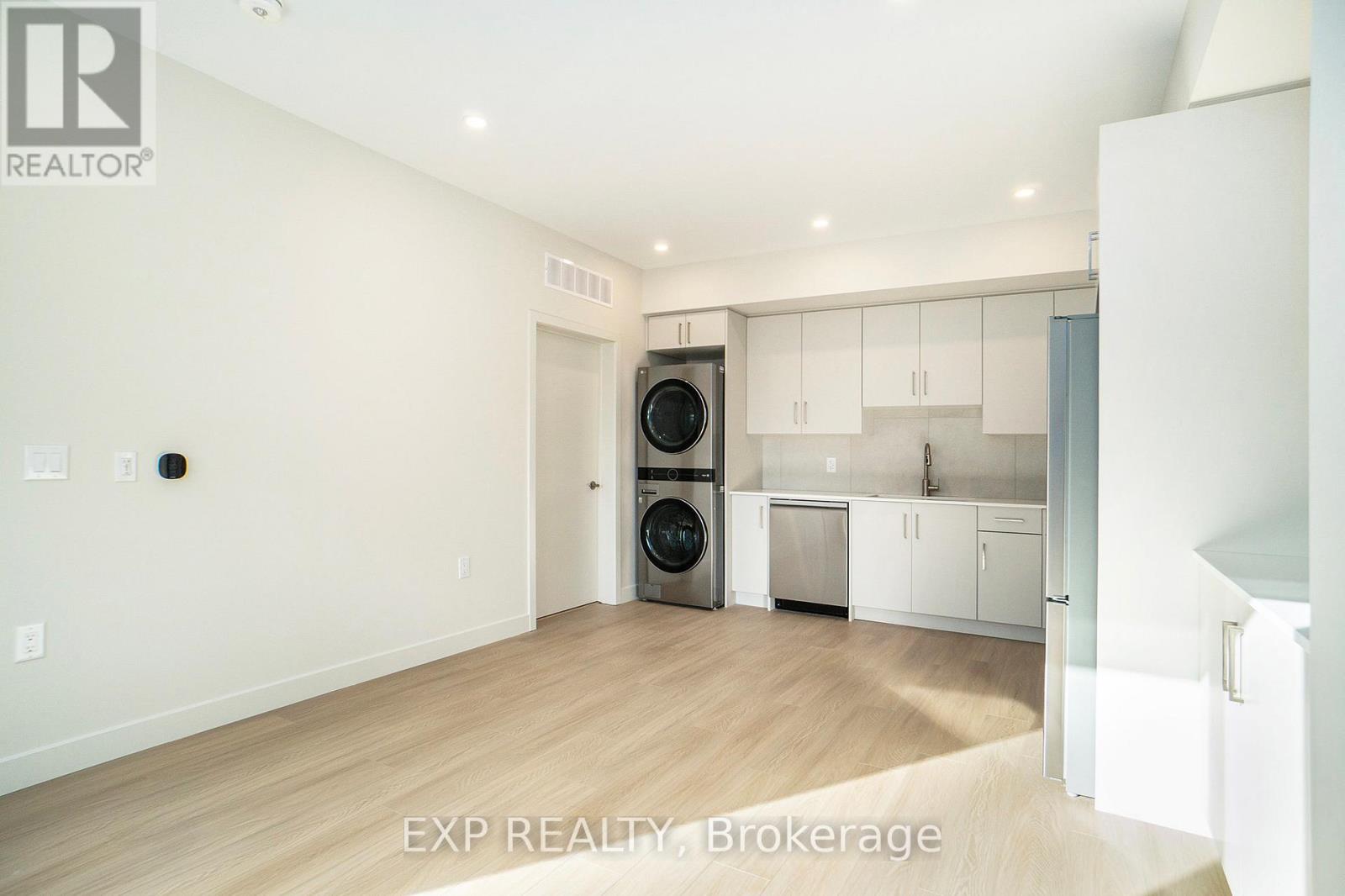 158 Laval Street, Ottawa, Ontario  K1L 7Z4 - Photo 6 - X12661758